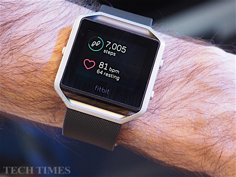 how do you set the time on a fitbit blaze